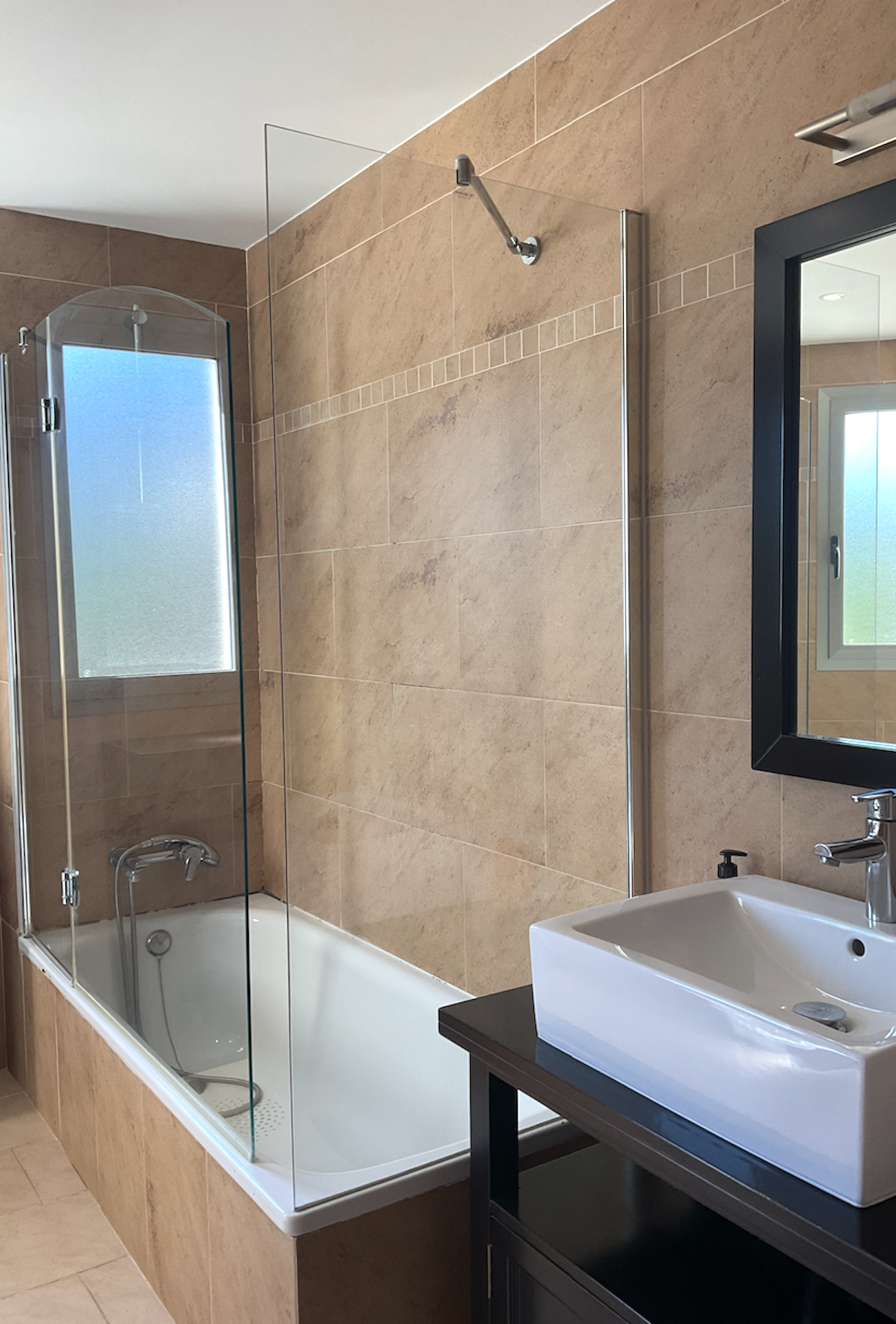 Resa Estates Ibiza for sale te koop santa Eularia beach apartment tub 1.png